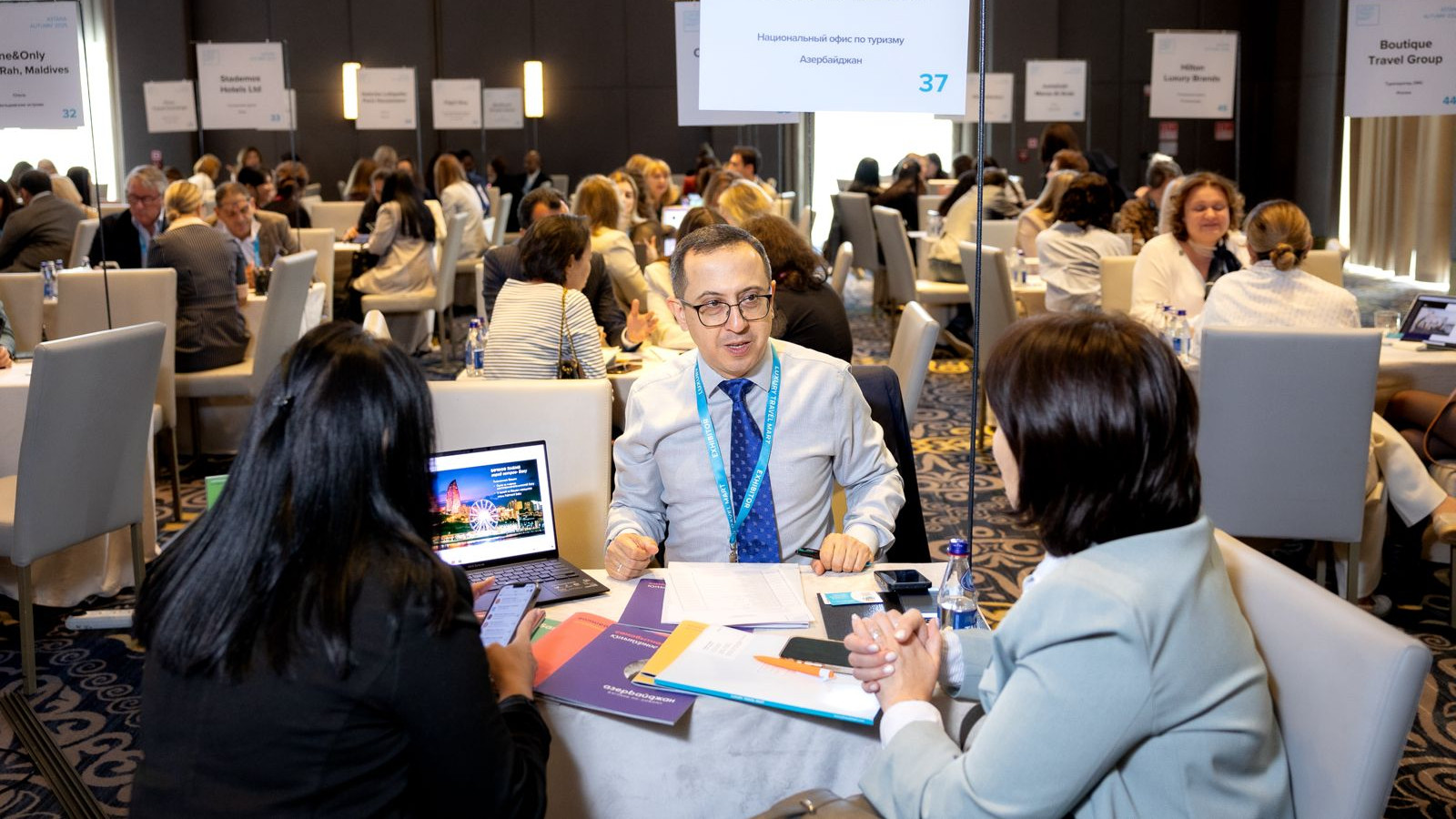 Qazaxıstanda Azərbaycanın lüks turizm imkanları nümayiş olunub}